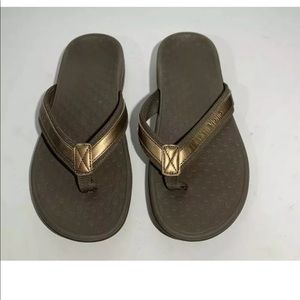 Vionic women’s sandals size 9